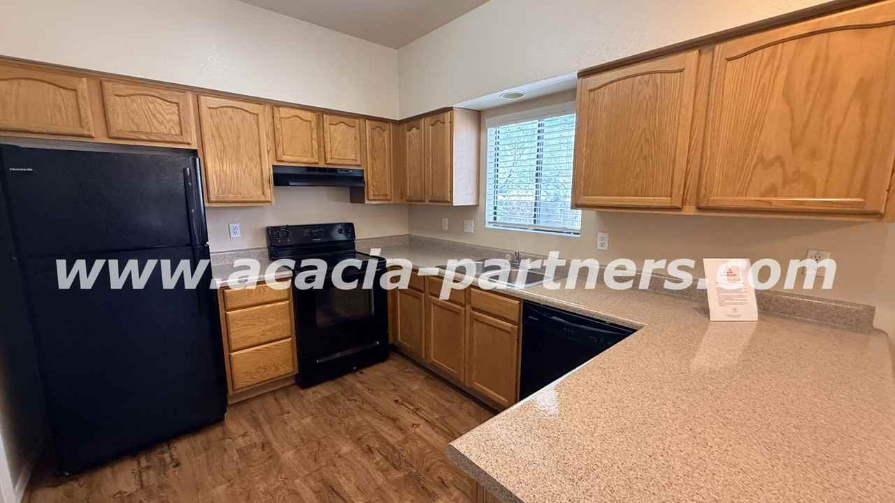4226 E Monte Vista Dr #1 - Photo 5 of 24
