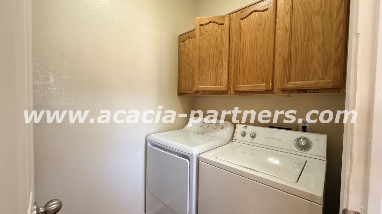 4226 E Monte Vista Dr #1 - Photo 6 of 24