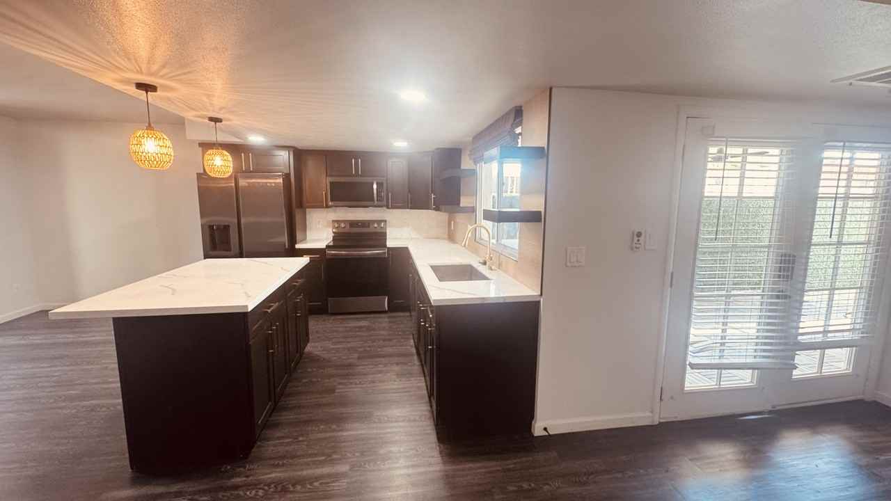 8229 E Vista Dr - Photo 3 of 16