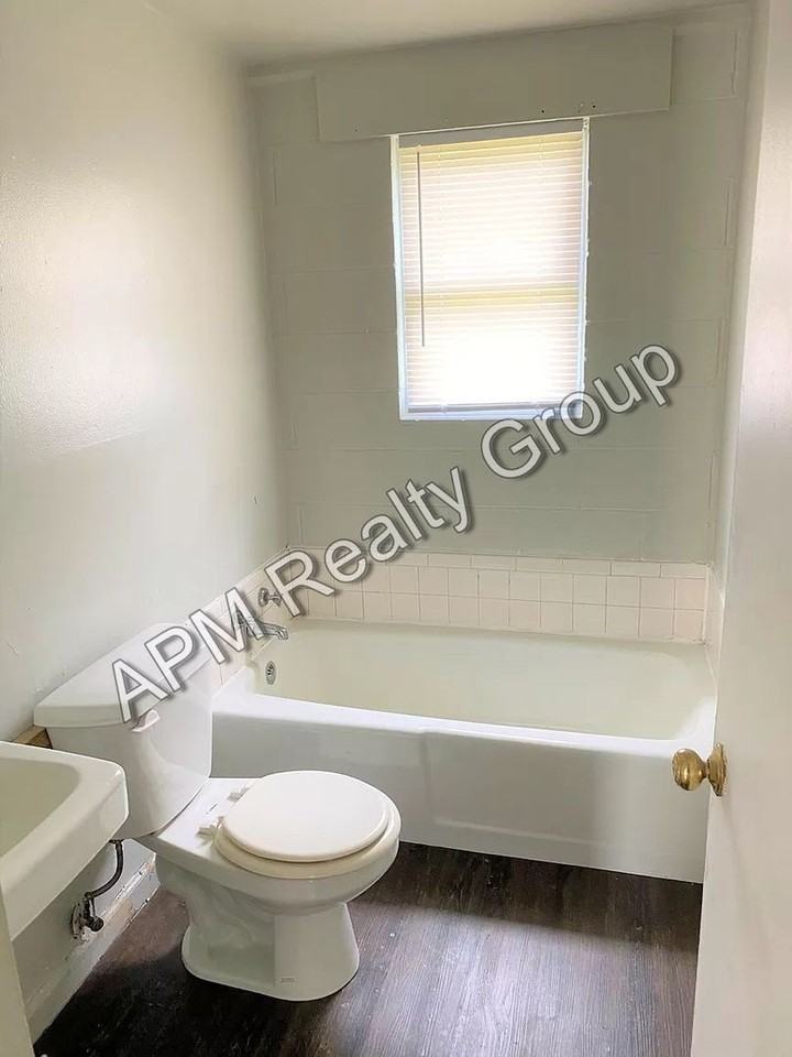 3064 Beaumont Ave - Photo 2 of 5