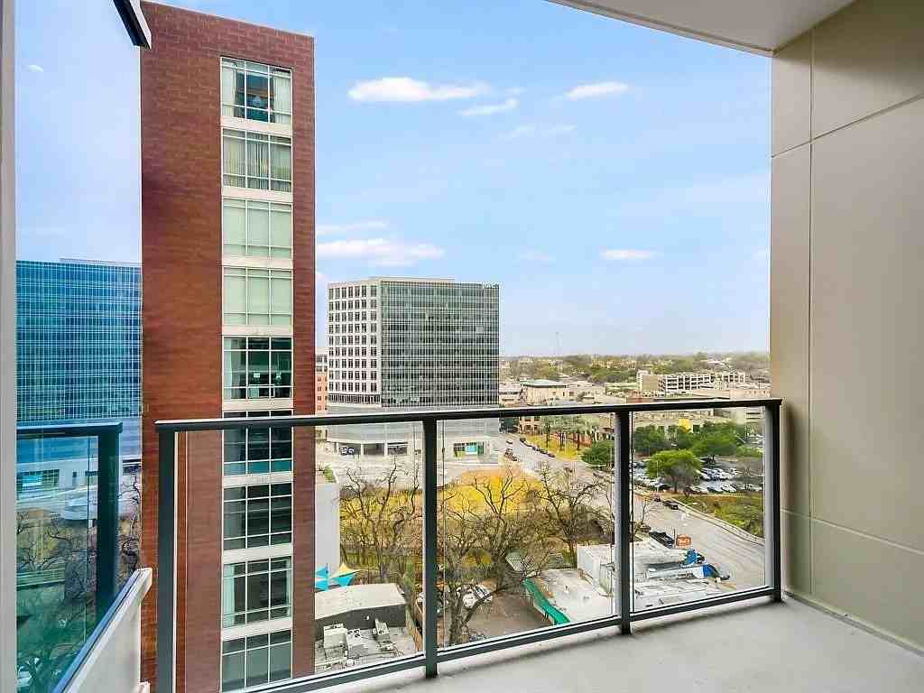 501 West Ave #1102 - Photo 5 of 31