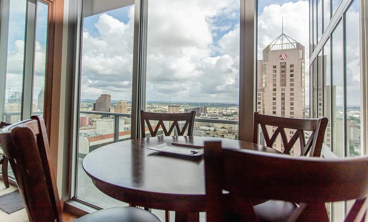 610 E Market St #2606 - Photo 5 of 17