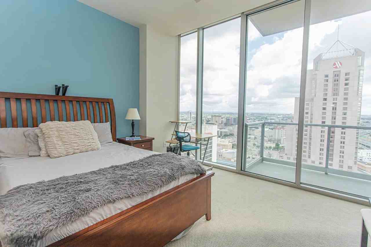 610 E Market St #2606 - Photo 7 of 17