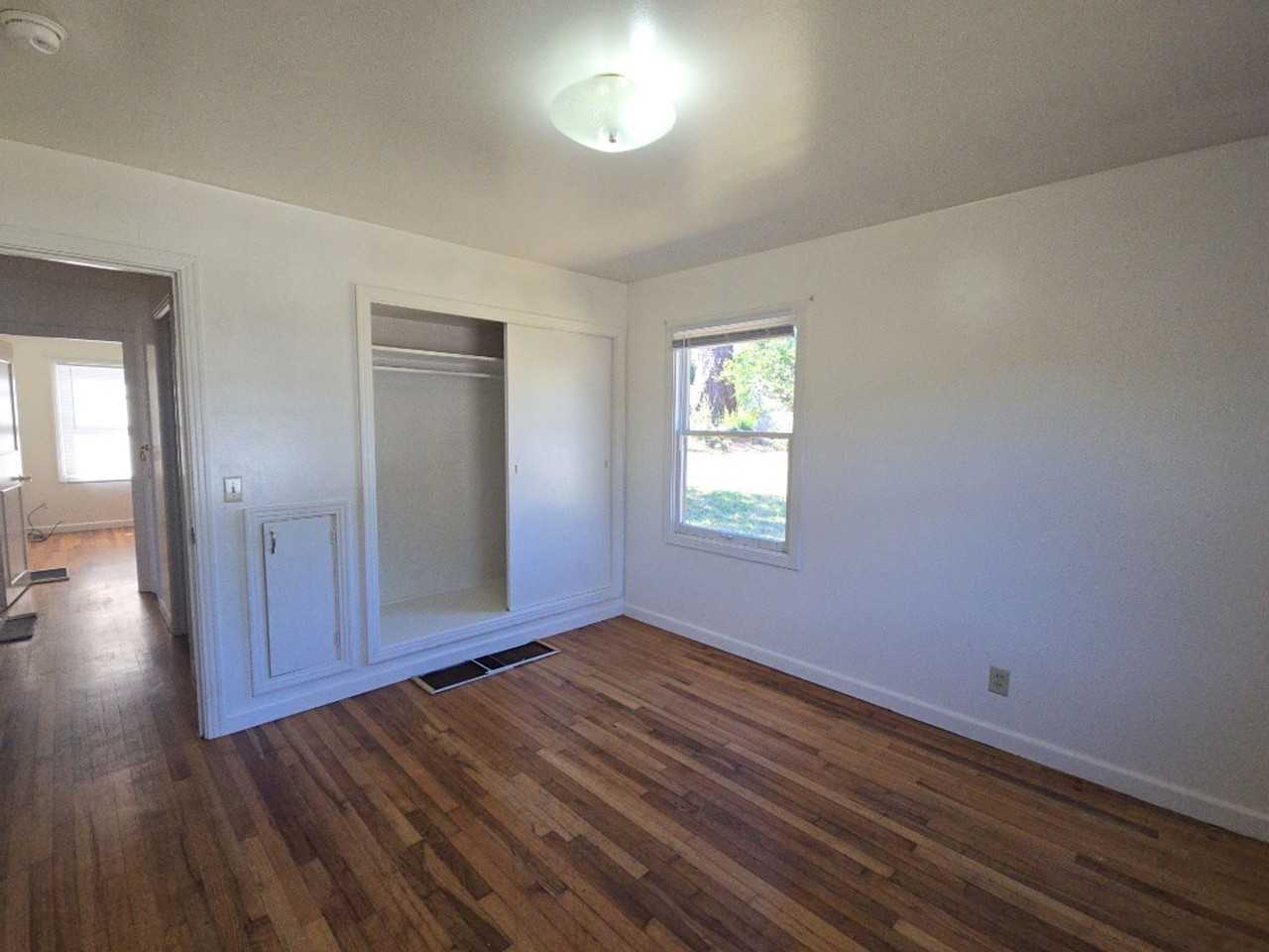 3880 H St - Photo 4 of 18