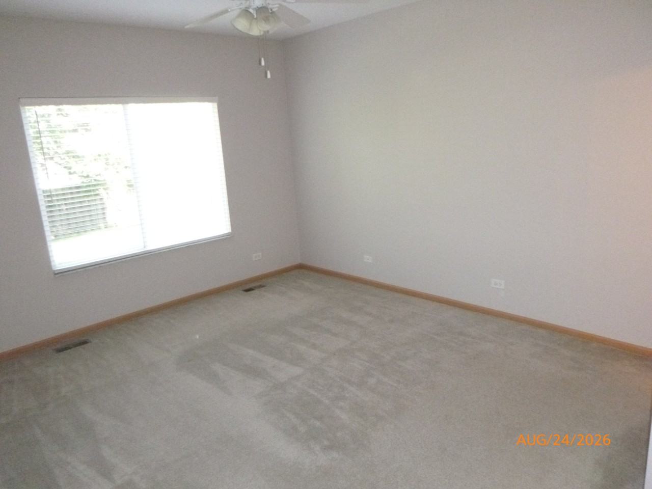 1624 Fredericksburg Ln - Photo 7 of 12
