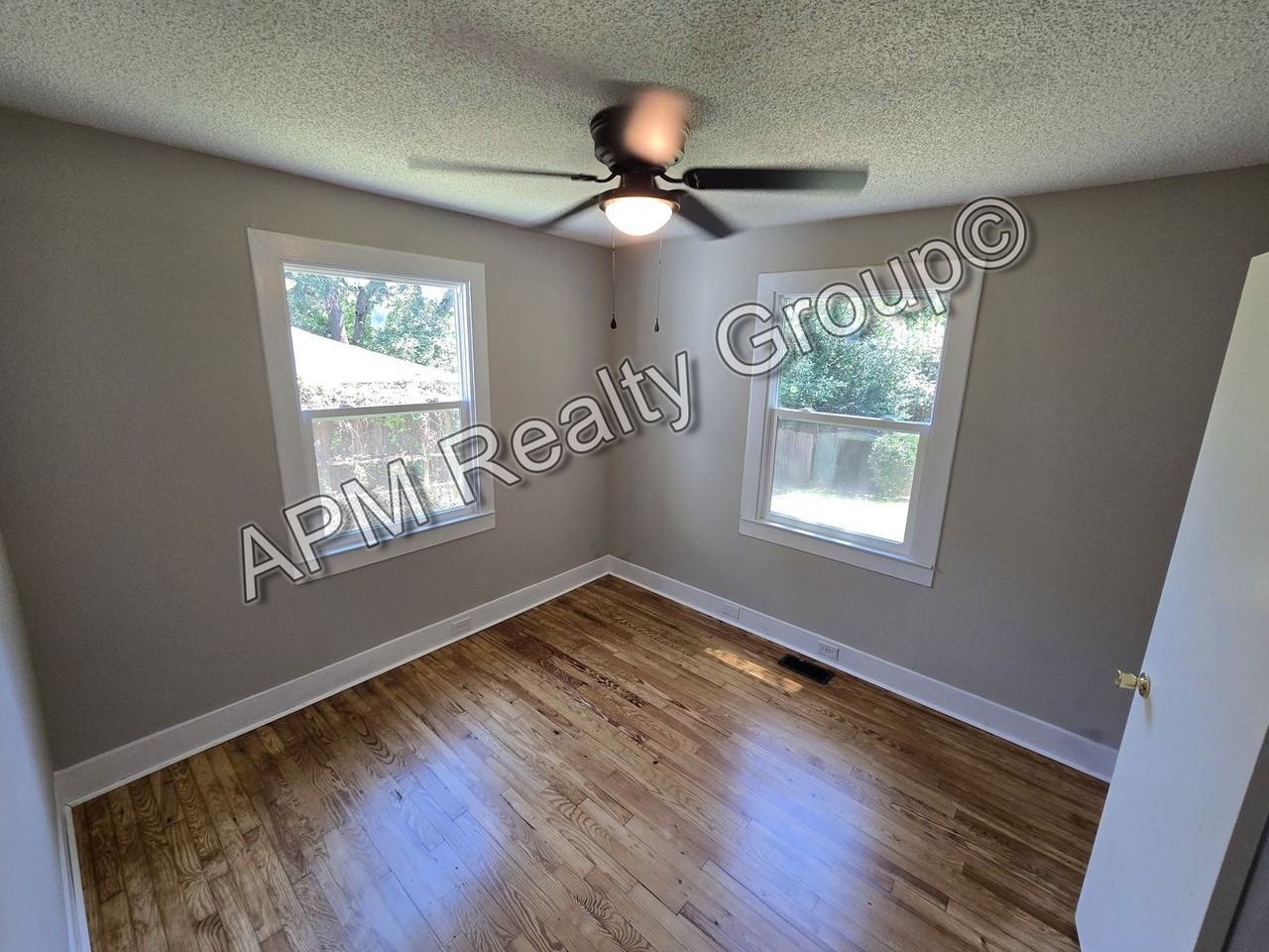 1010 Denny Rd - Photo 2 of 12