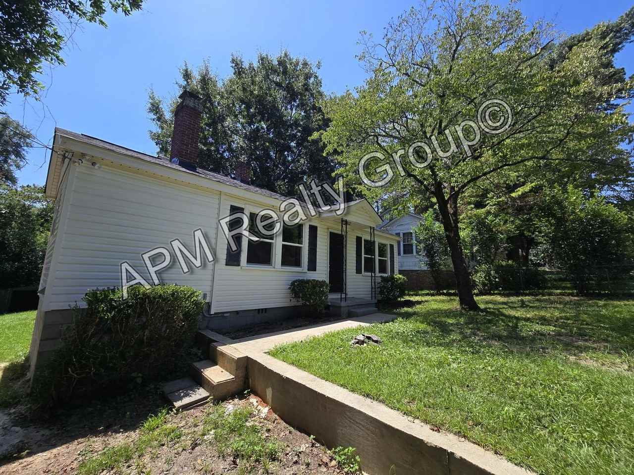 1010 Denny Rd - Photo 5 of 12