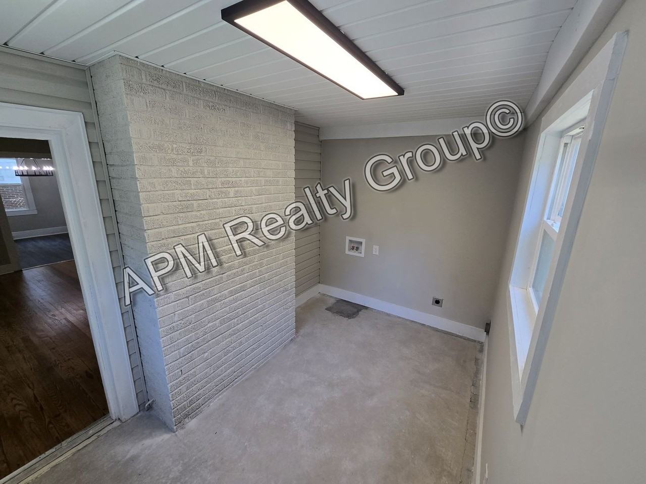 1010 Denny Rd - Photo 7 of 12