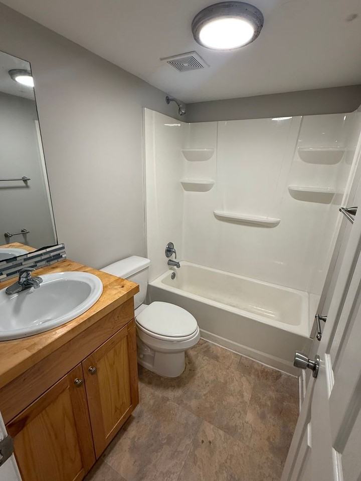 Crawford Arms Apartments - Photo 3 of 6