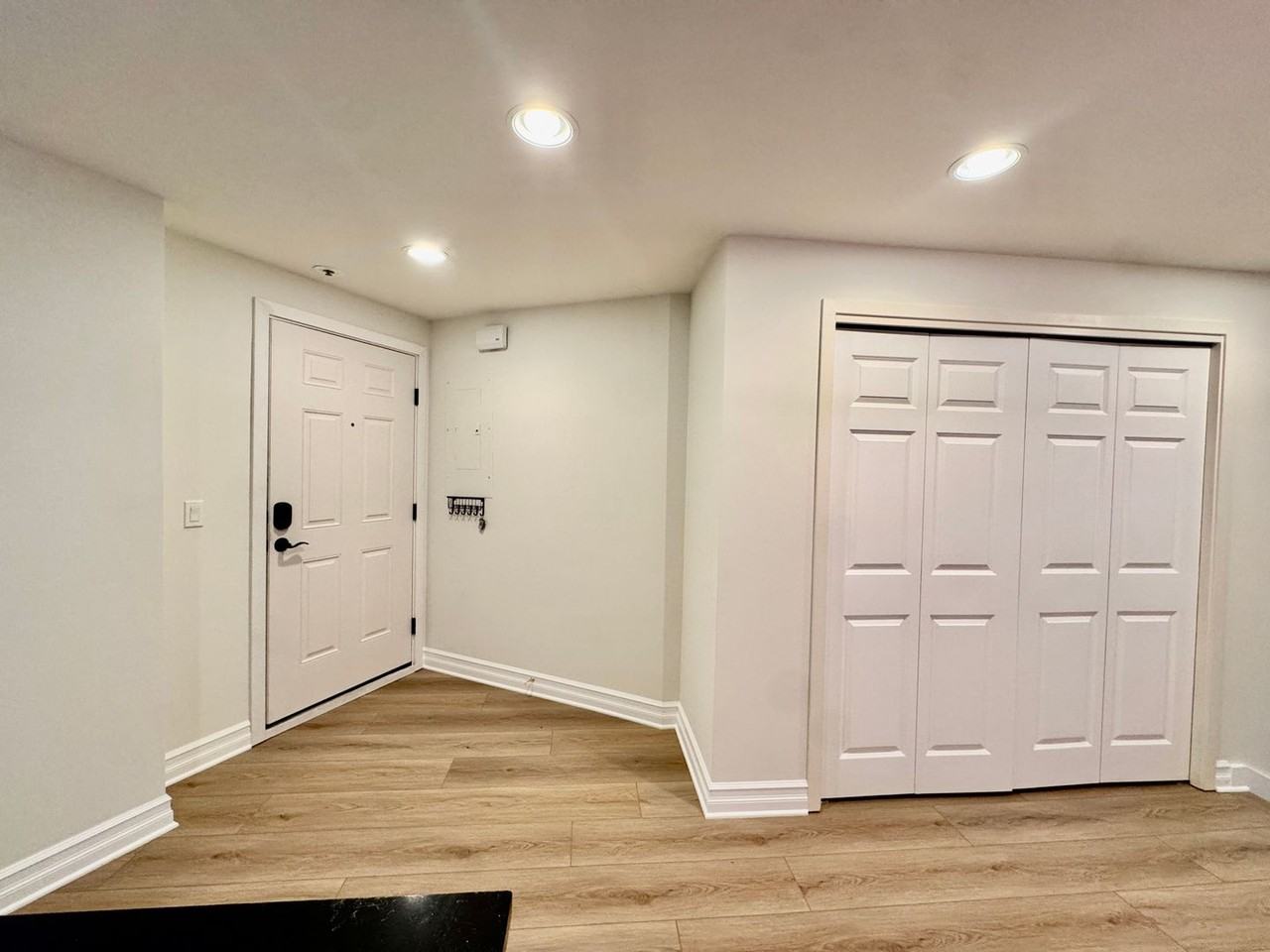 9039 Ne Juanita Dr #305 - Photo 2 of 24