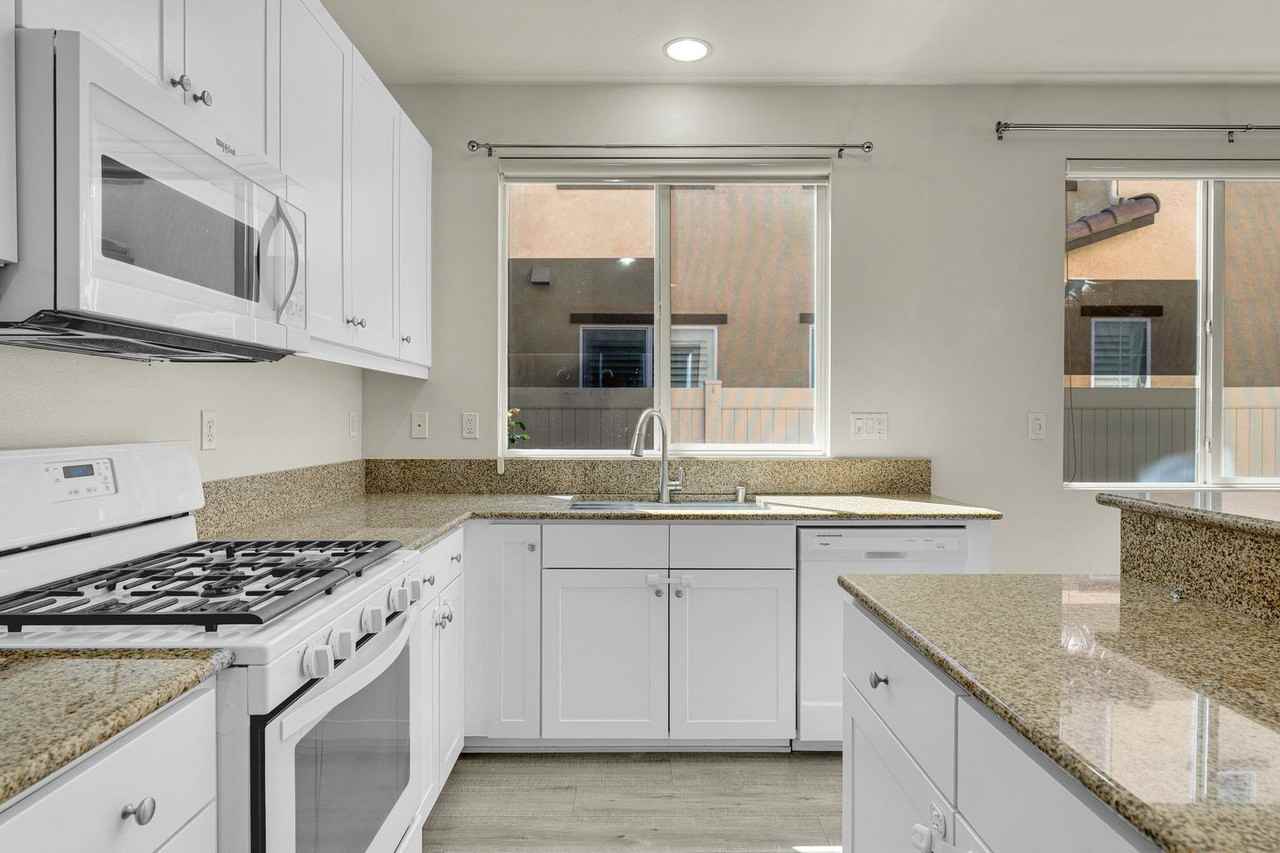 1704 Cal Orchid Pl #3 - Photo 5 of 33