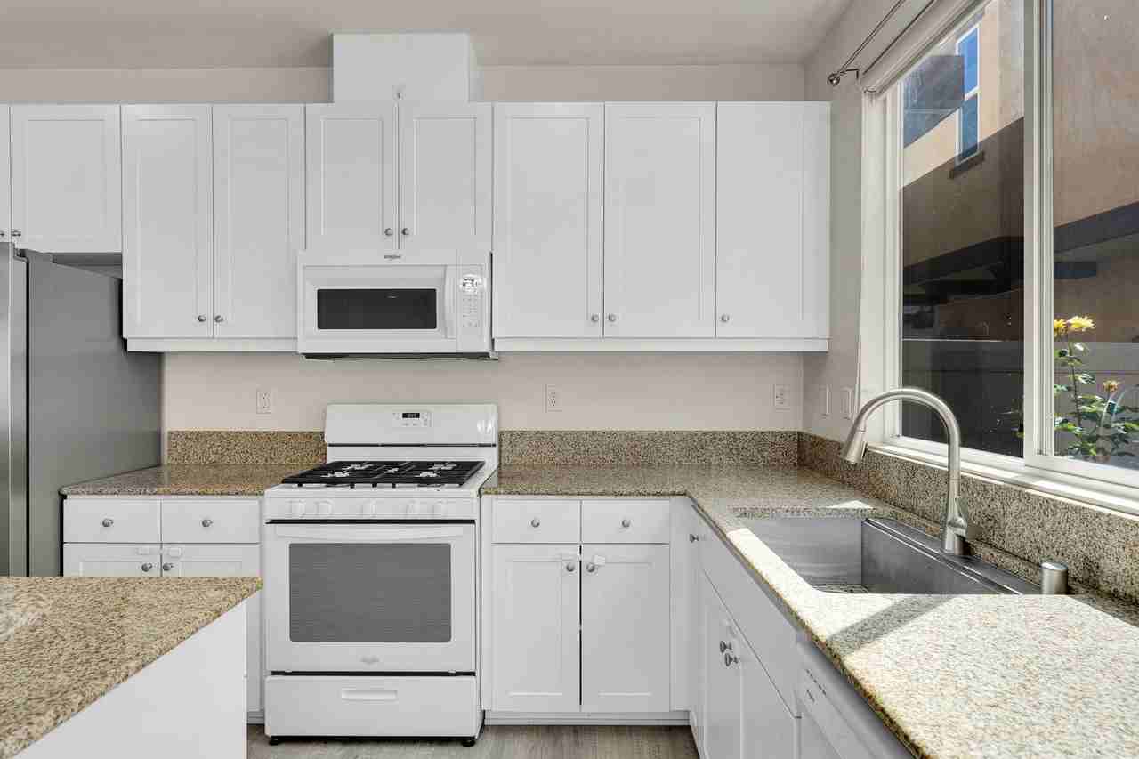 1704 Cal Orchid Pl #3 - Photo 7 of 33