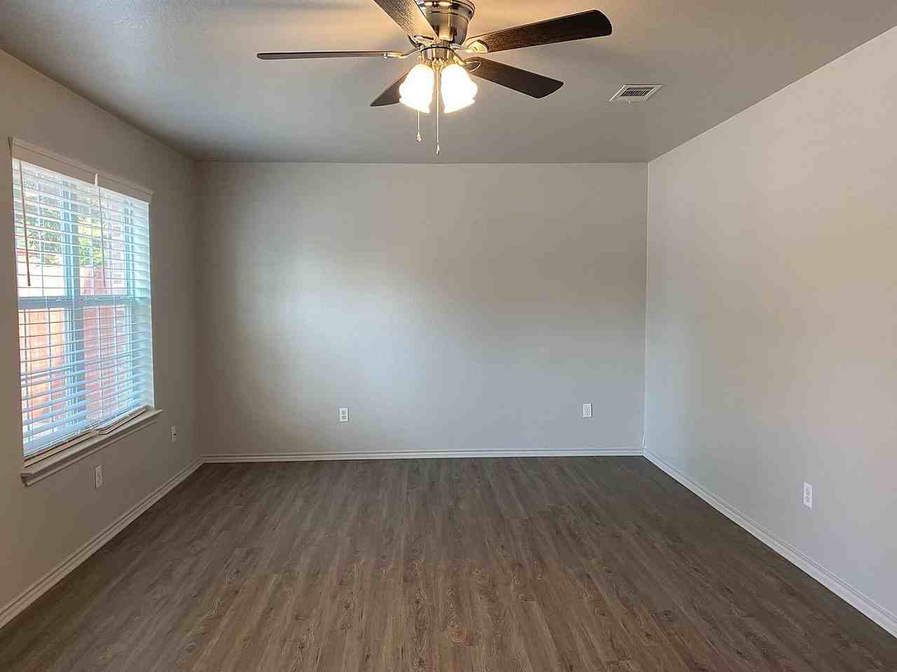 415 E 4Th Ave - Photo 3 of 45
