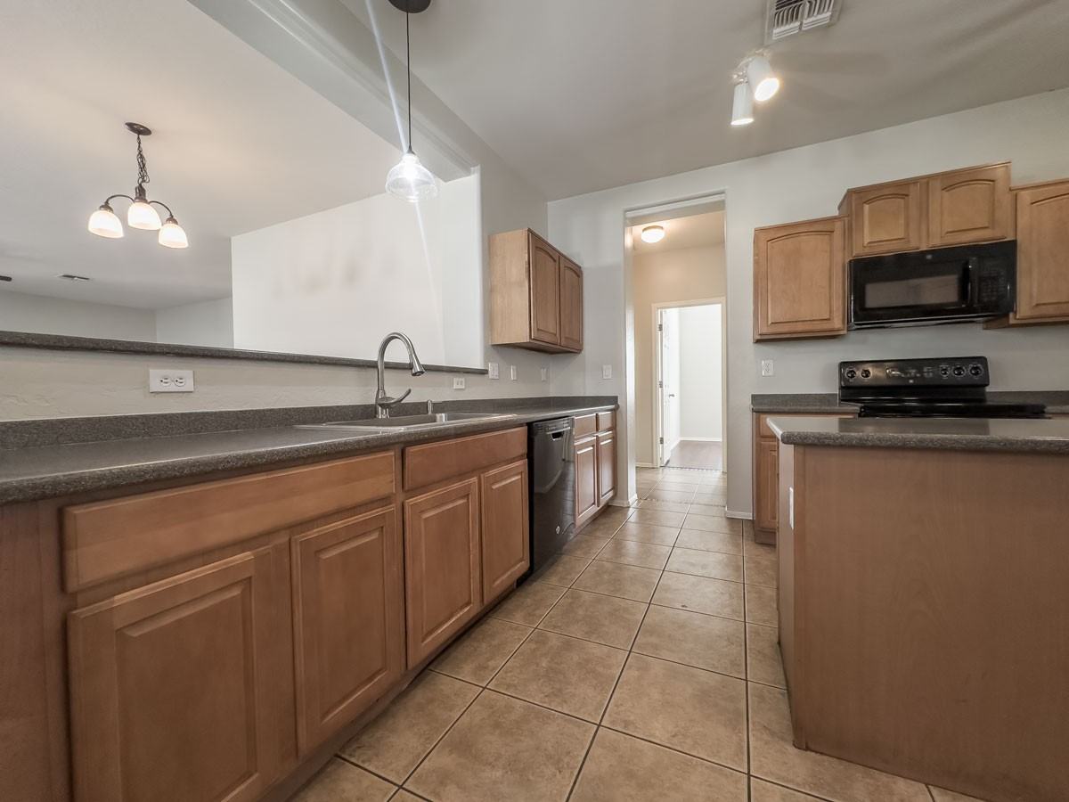 5239 W Glass Ln - Photo 3 of 20