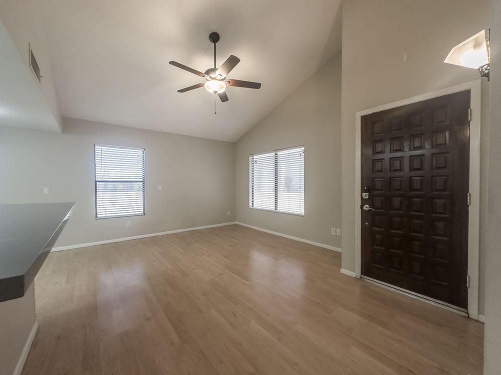 750 E Morningside Dr - Photo 3 of 19