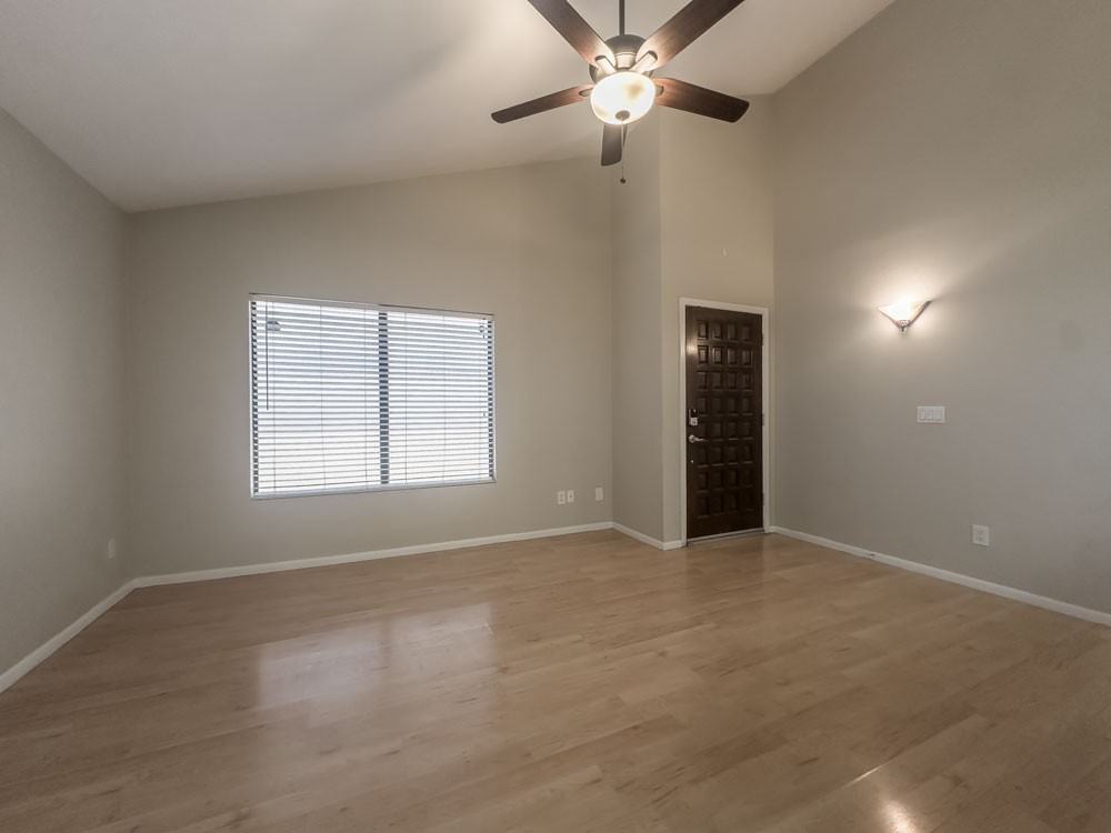 750 E Morningside Dr - Photo 4 of 19