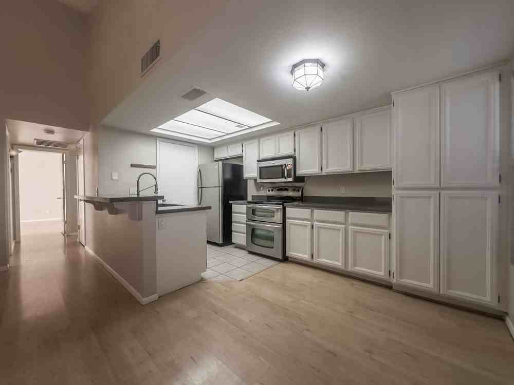 750 E Morningside Dr - Photo 7 of 19