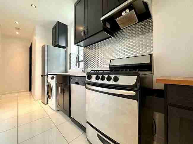 953 Columbus Ave - Photo 3 of 8