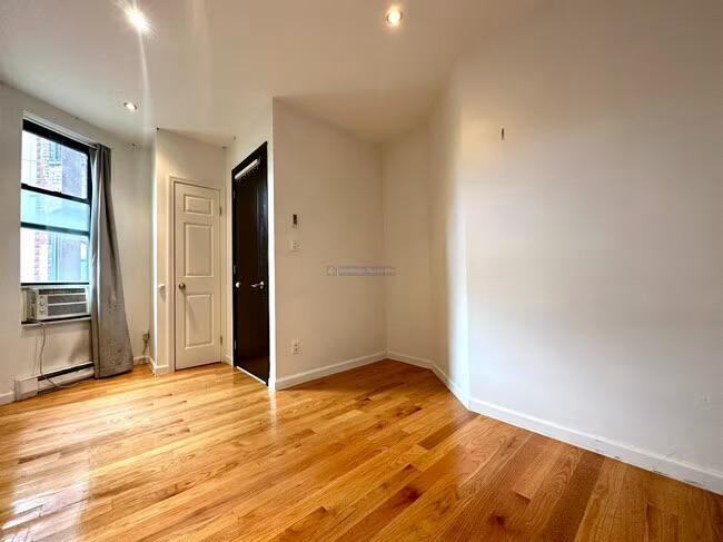 953 Columbus Ave - Photo 4 of 8