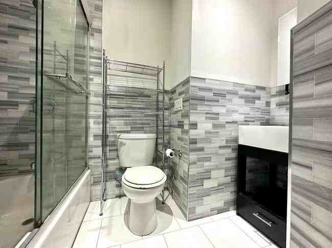 953 Columbus Ave - Photo 6 of 8