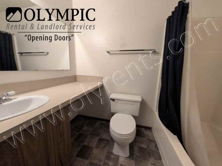 7512 Trails End Dr Se - Photo 6 of 12