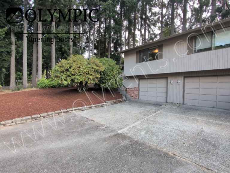 2841 Lindell Rd Ne #D - Photo 2 of 22