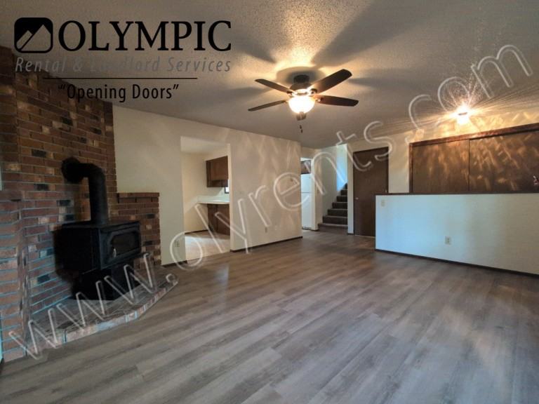 2841 Lindell Rd Ne #D - Photo 4 of 22