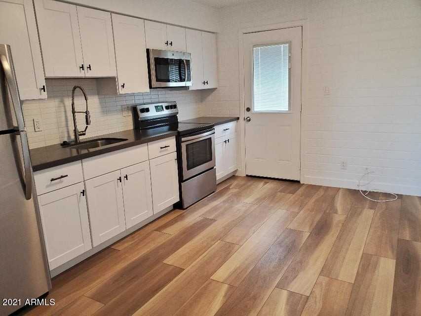 142 N Elm St #9 - Photo 4 of 9