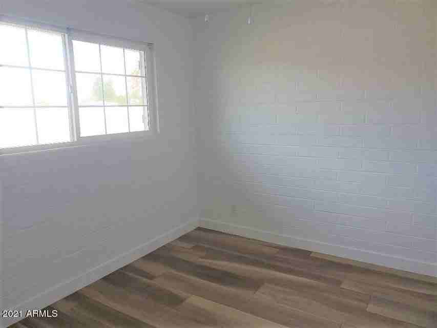 142 N Elm St #9 - Photo 5 of 9
