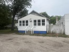 featured image of 3017 Merriam St