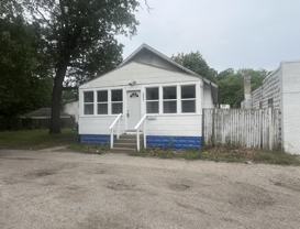3017 Merriam St - Photo 1 of 1