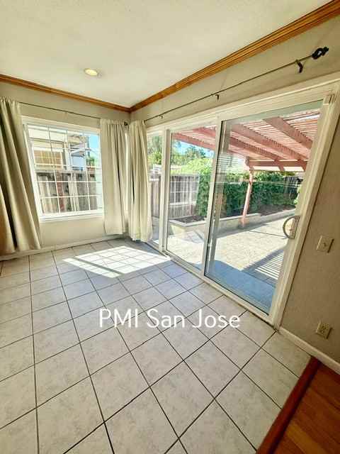 473 Crosslees Dr - Photo 4 of 14