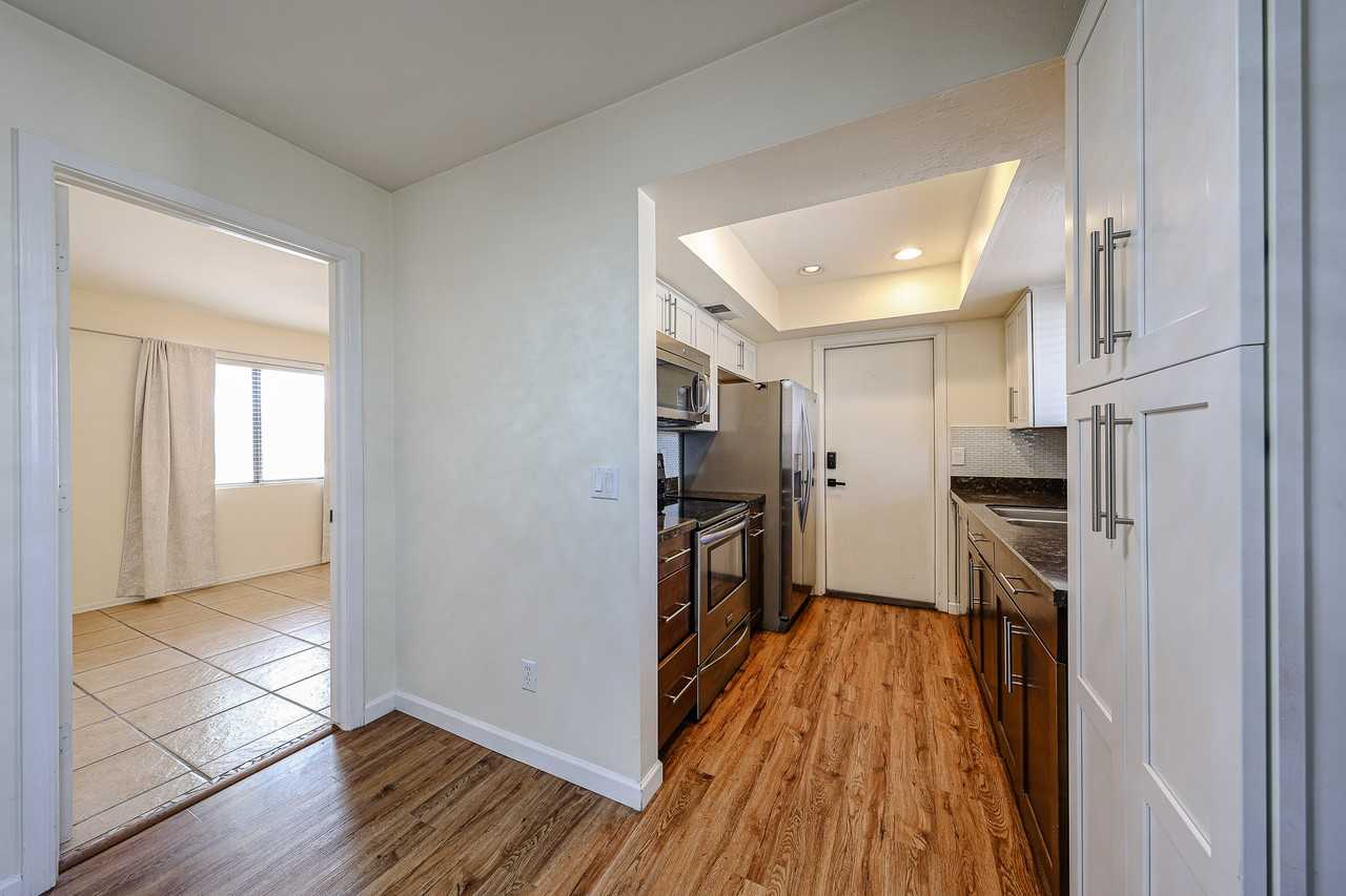 2548 W Canyon Crest Cir - Photo 4 of 32