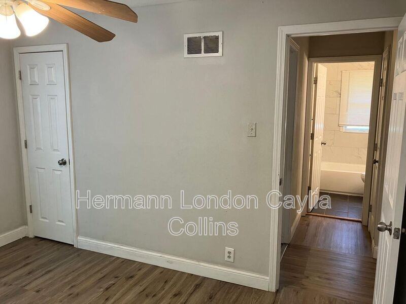 10072 Ashbrook Dr - Photo 5 of 10