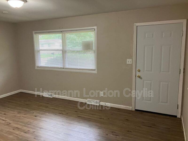 1143 Congress Ave - Photo 3 of 15