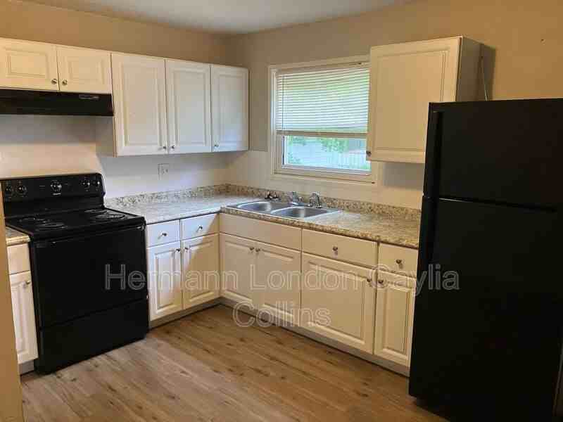 1143 Congress Ave - Photo 5 of 15