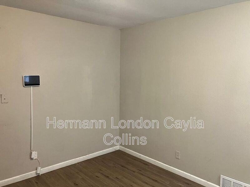 1143 Congress Ave - Photo 6 of 15