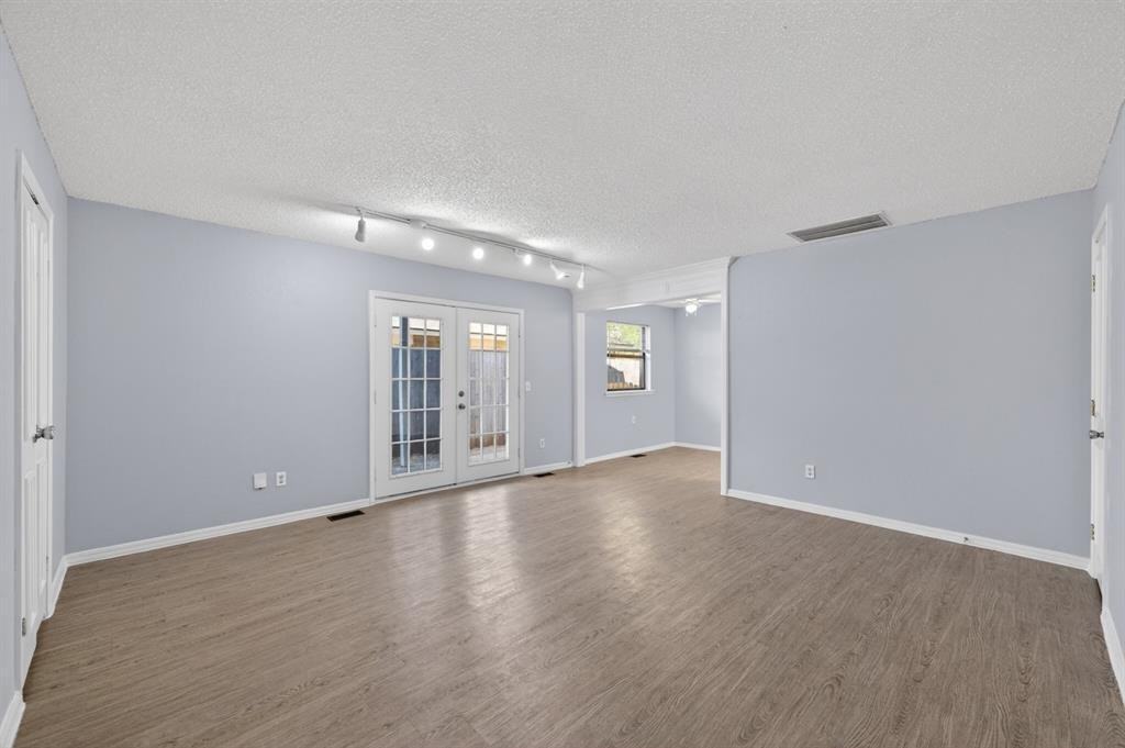 1400 Pennington Ave - Photo 3 of 31