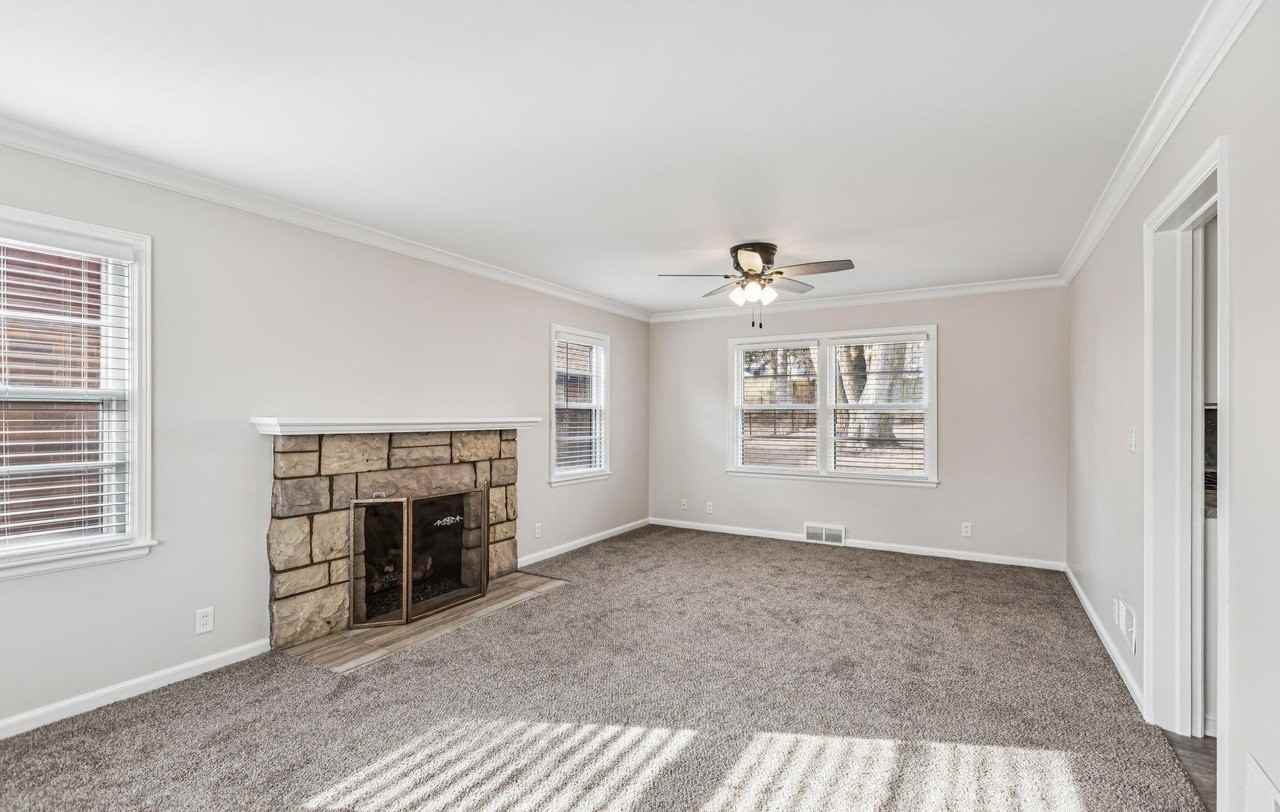 3922 N 52nd St - Photo 3 of 26