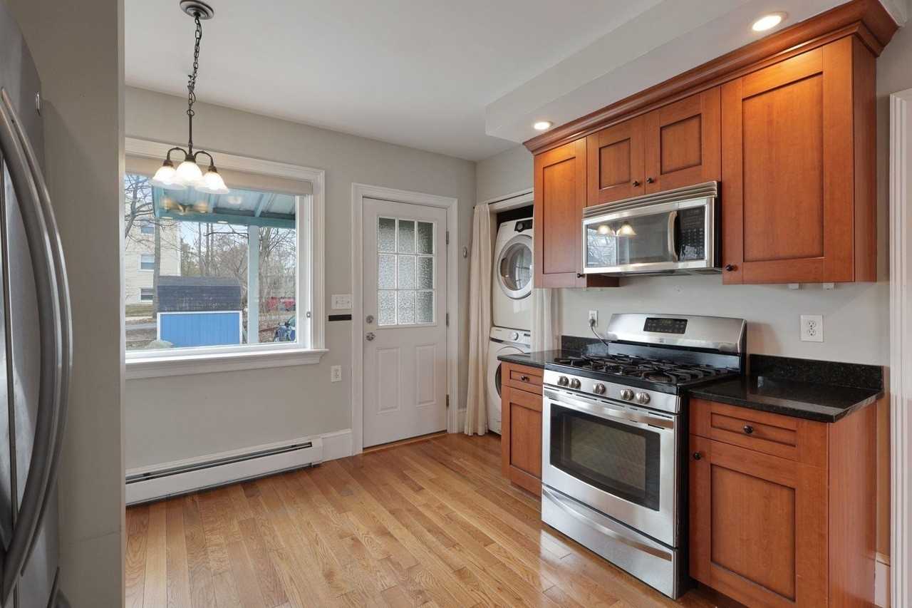 112 Cass St - Photo 3 of 25