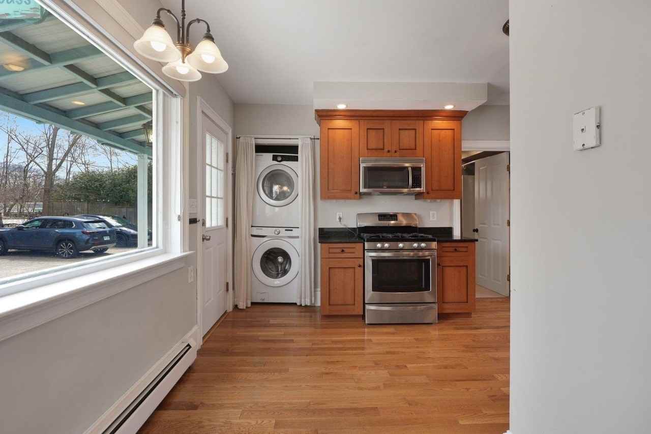 112 Cass St - Photo 4 of 25