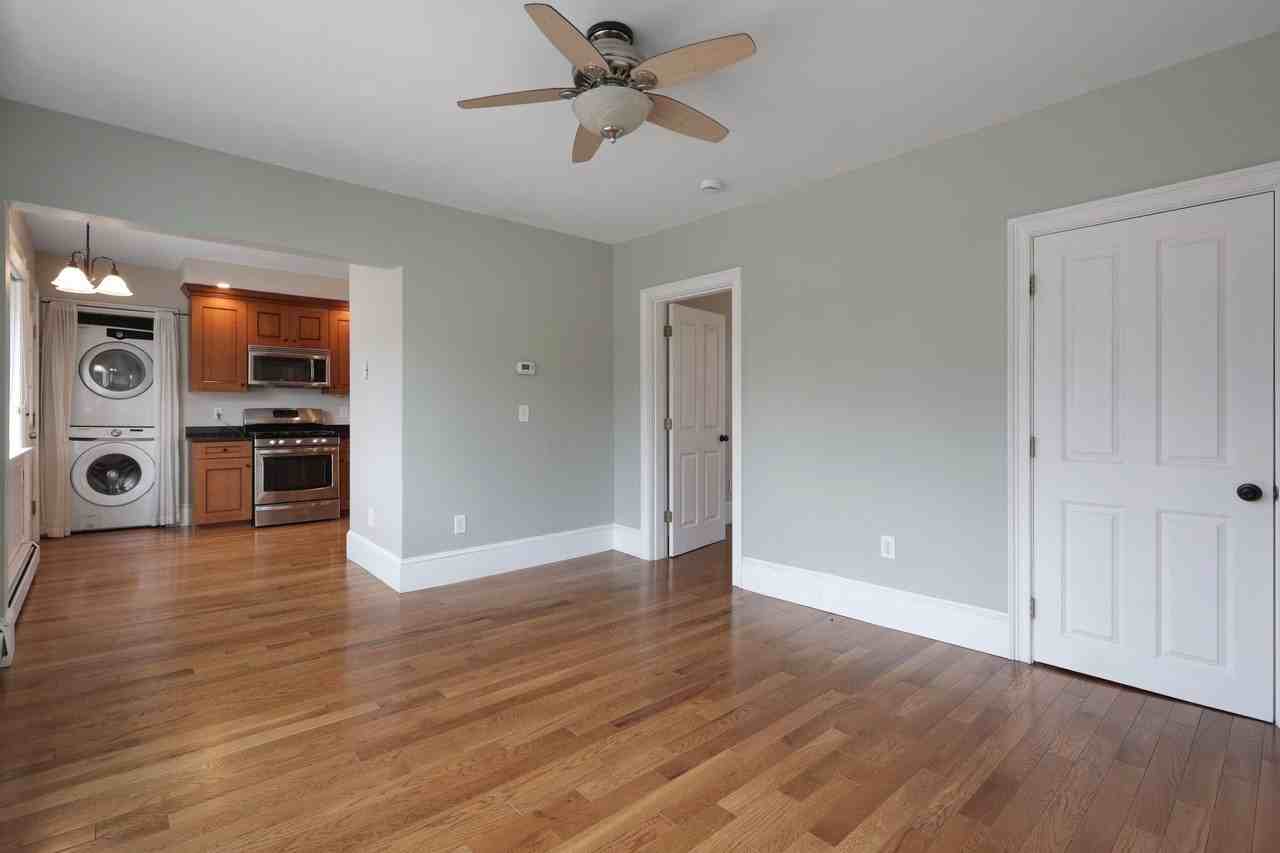 112 Cass St - Photo 5 of 25