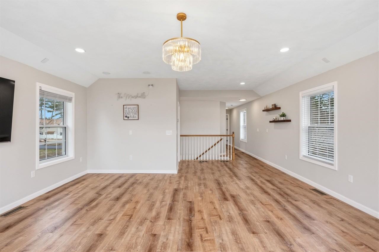 28 Shore Dr - Photo 6 of 24