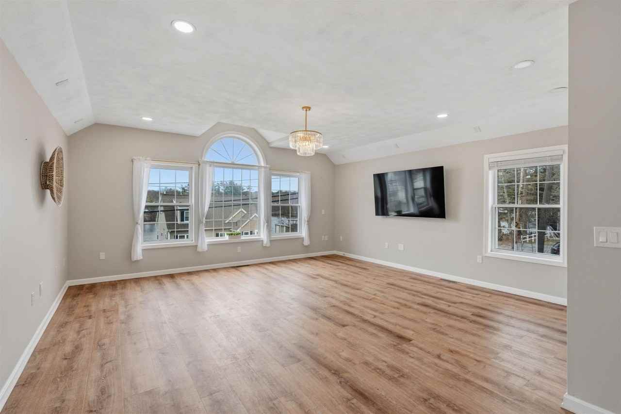 28 Shore Dr - Photo 7 of 24