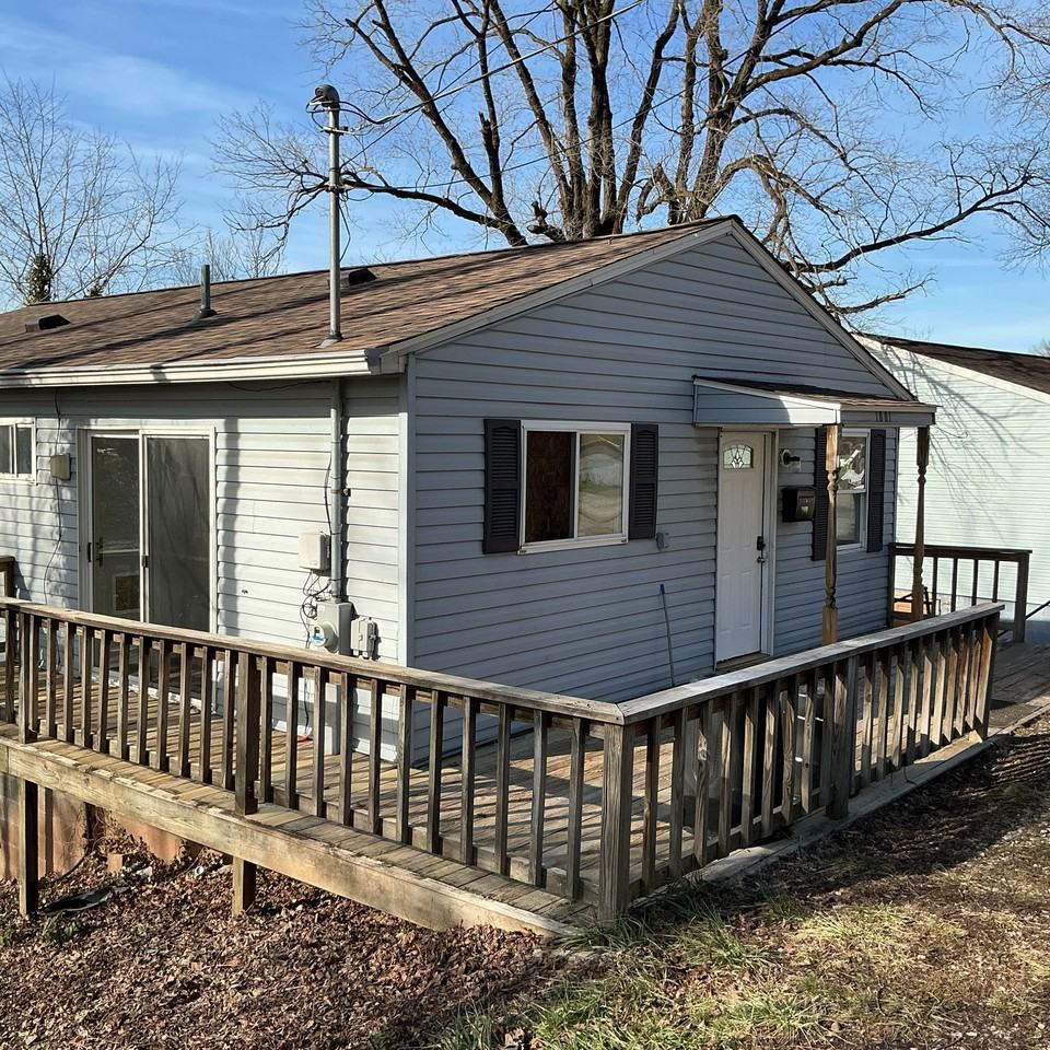 1001 Circle Dr - Photo 6 of 34