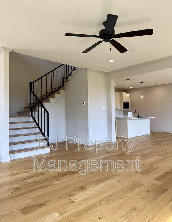 924 Aldwick Dr - Photo 6 of 46
