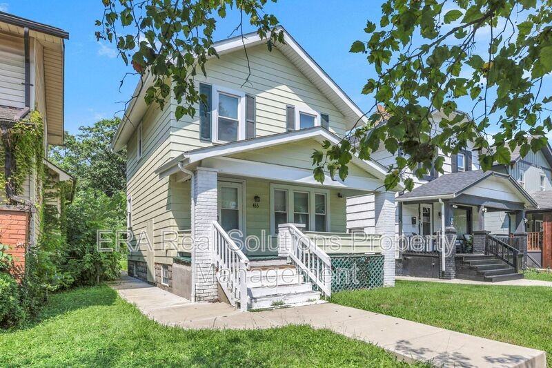455 Fairfield Ave - Photo 3 of 34