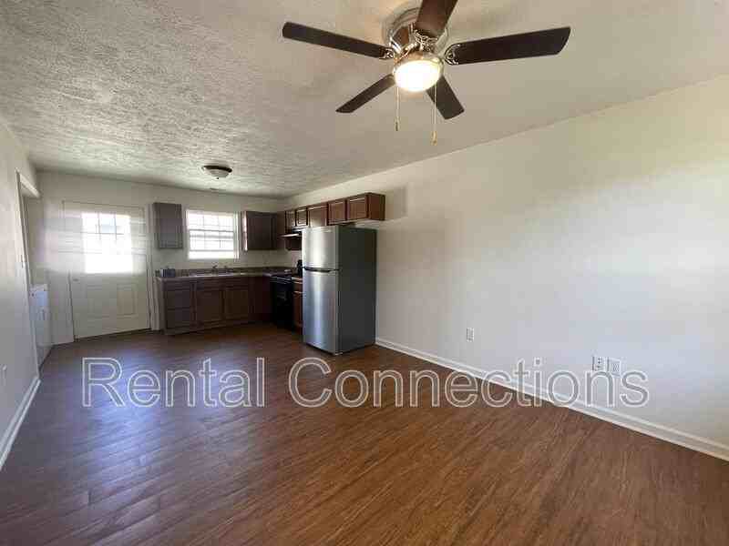 2100 W Orchard St - Photo 2 of 8