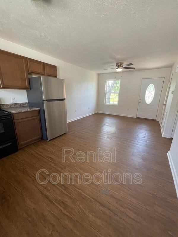 2100 W Orchard St - Photo 3 of 8