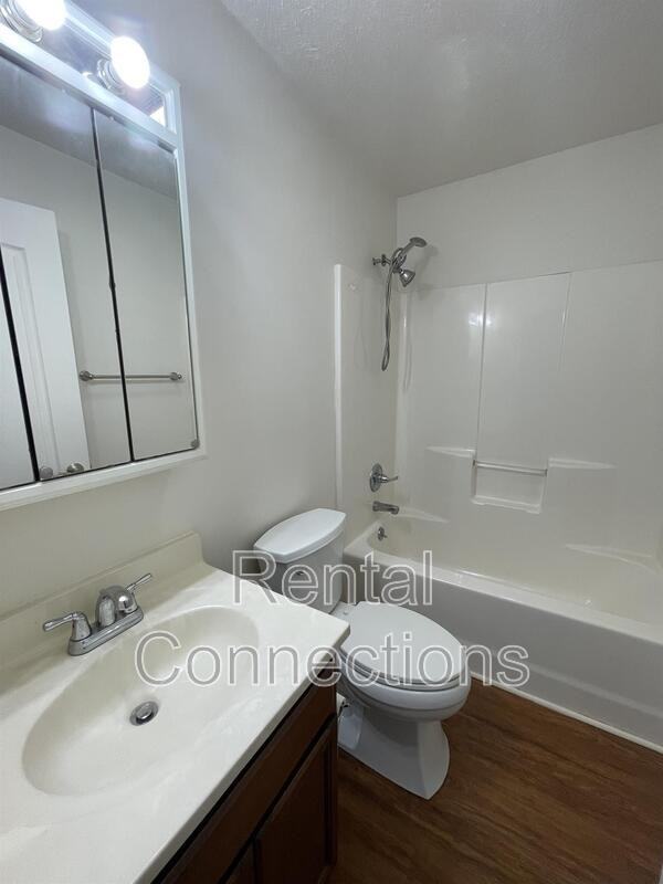 2100 W Orchard St - Photo 4 of 8